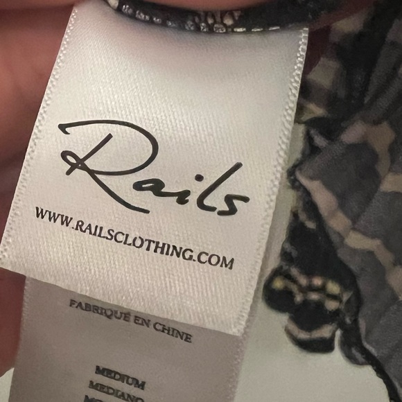 Rails Top. Size L. - Picture 4 of 6